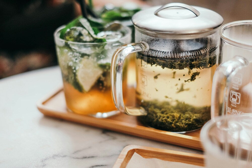 Tea vs Coffee: How Much Caffeine Is in Each—and What It Means for Your ...
